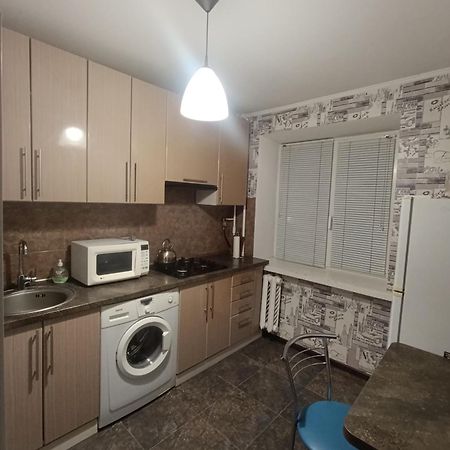 Apartment With Balcony On Peremohy Avenue 43 Cherníhiv Exterior foto