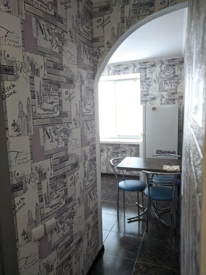 Apartment With Balcony On Peremohy Avenue 43 Cherníhiv Exterior foto