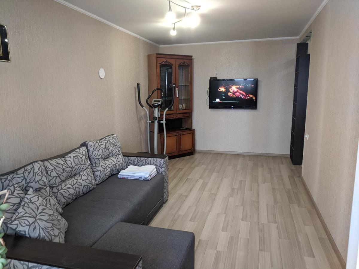 Apartment With Balcony On Peremohy Avenue 43 Cherníhiv Exterior foto