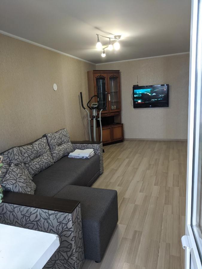 Apartment With Balcony On Peremohy Avenue 43 Cherníhiv Exterior foto
