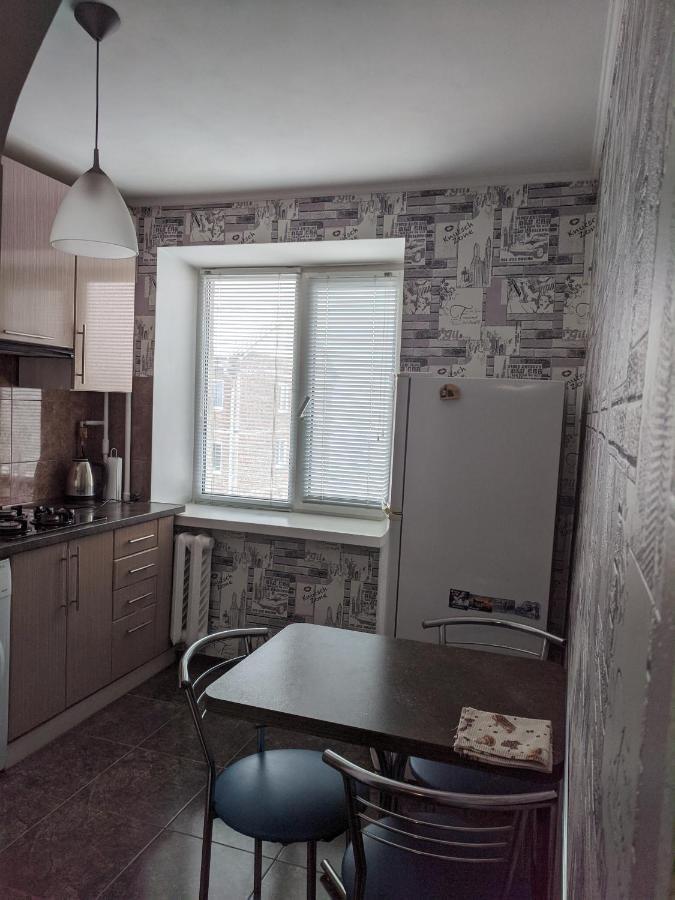 Apartment With Balcony On Peremohy Avenue 43 Cherníhiv Exterior foto