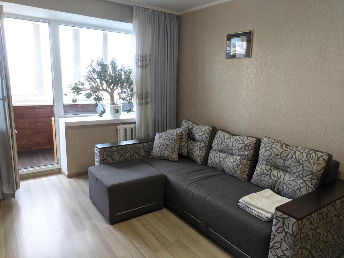 Apartment With Balcony On Peremohy Avenue 43 Cherníhiv Exterior foto
